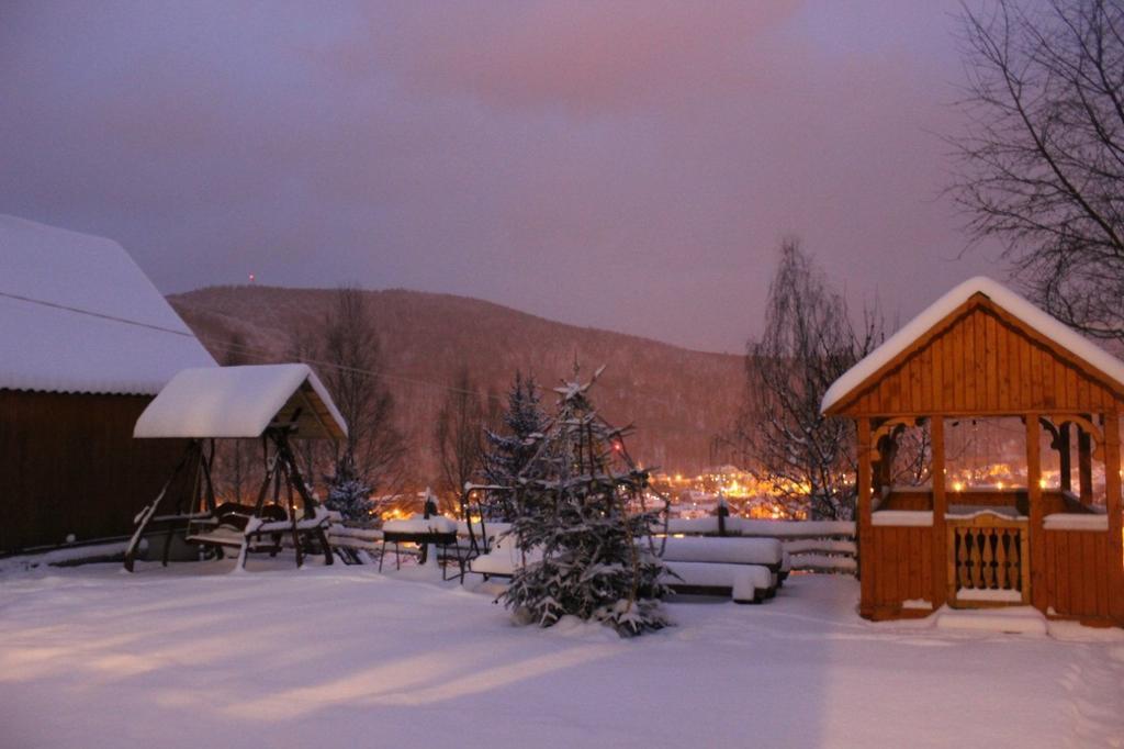 Gazdіvska Hata Guest House Yaremche Quarto foto